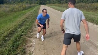 模仿不同动物突然遇到人类的反应