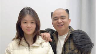 兄弟们，最近流量有点下滑，看在小女的份上，让我火一次可以吗？