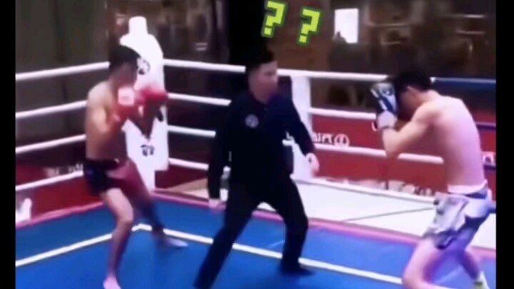 Trọng tài: Xong rồi, bị khóa rồi!