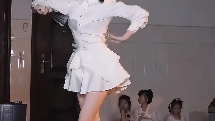 It turns out that there are people who can dance to the moon and break their fans