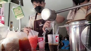 สตรอเบอร์รี่โซดา มอคค่าไม่น้ำตาล ชาเย็นแก้วใหญ่ ก่อนเข้างานแวะได้นะค่ะ