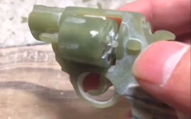 Hetian jade revolver