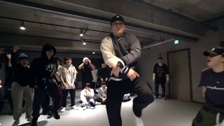 دروس الرقص تتحول فجأة إلى معركة حية في استوديو Justjerk، رقص Young J Kolo Kolo
