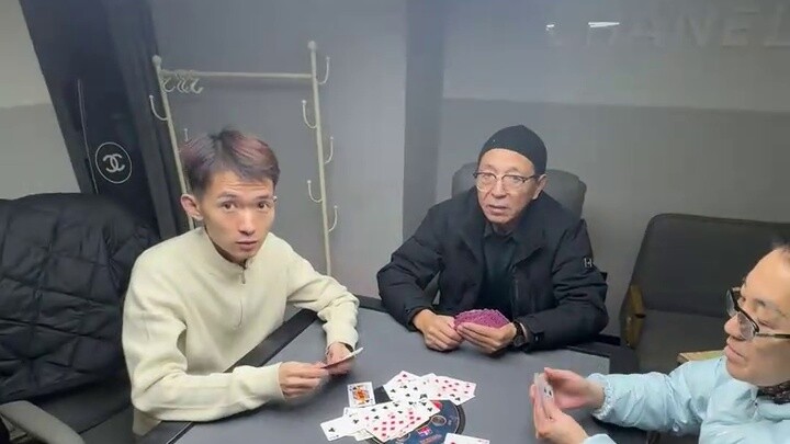 Được rồi, được rồi, các bạn đang chơi như thế này phải không?