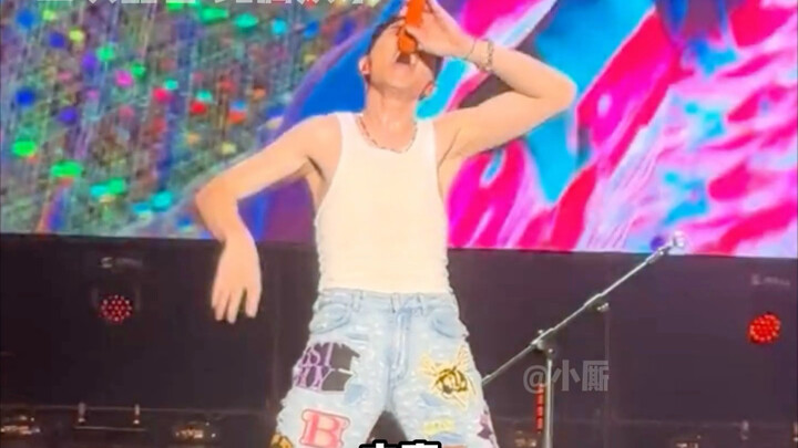 Khi tôi mở bản live “Bì Nang” của thầy Tiêu Kính Đằng bằng cách lồng tiếng… tôi đã sôi lên rồi… cũng