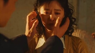 Song Ying has a TV ticket but hasn't saved enough money. Sister Ling kindly lends money to Song Ying