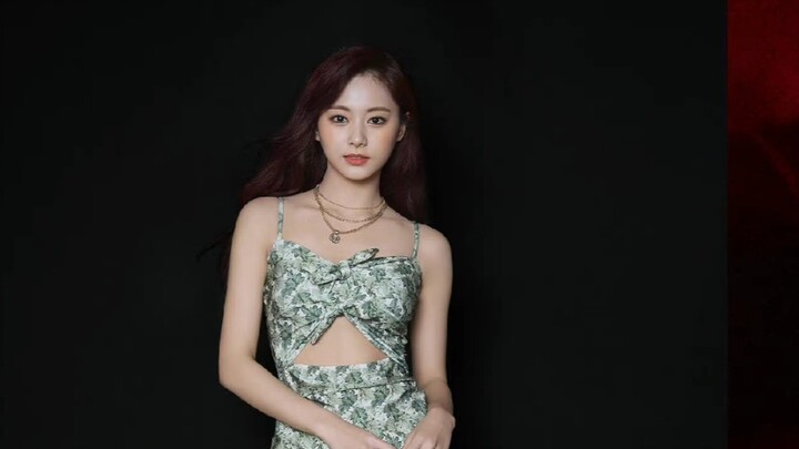 Absolutely Stunning Little Green Snake! More & More Twice’s Zhou Ziyu Up-Close, No-Filter Shot | 200