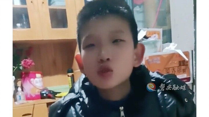 December 5, Wuxi, Jiangsu Province. Students at school were discussing whose families were rich and 