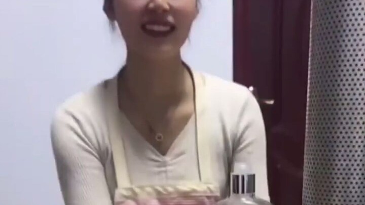 ทั้งคู่เป็นทั้งคู่สามีภรรยาและพี่น้องที่ดีต่อกัน ชาวเน็ตบอกว่า: ช่างน่าอิจฉาทั้งมิตรภาพและความรักนี้