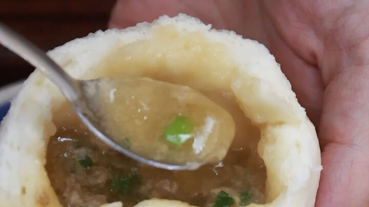 Không ngờ nước sôi cũng có thể cho thẳng vào nhân thịt? Như vậy nước nhân bánh bao lại càng nhiều hơ