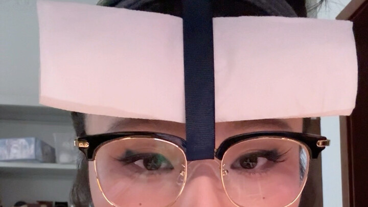 I wear glasses like this even when I’m wearing makeup (only for work and at home)