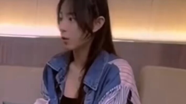 Nếu cô ấy đến chùa, ngay cả Phật Tổ cũng phải trốn chạy trong đêm.