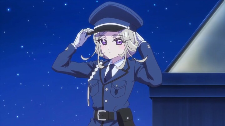 Luluca looks absolutely stunning in a security guard uniform—she’s radiating such a mom-like aura!