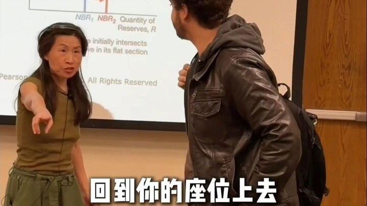 Profesor Tiba-Tiba Marah di Tengah Ujian?