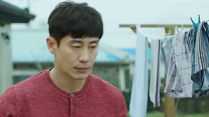 A middle-aged sleazy man meets a beautiful girl. A comedy movie that subverts your worldview. There 
