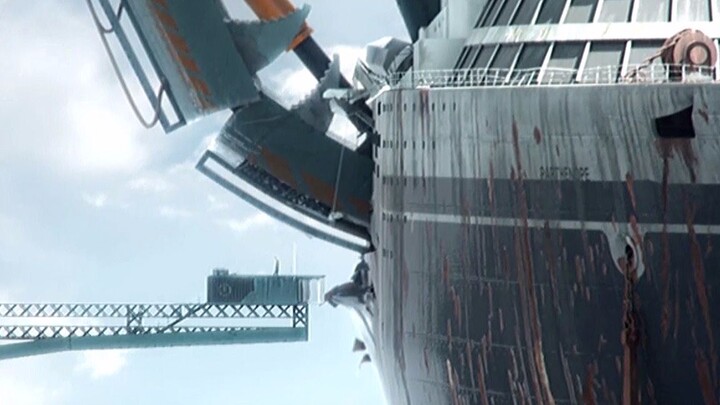 A magnificent short film, in which humans throw a 10,000-ton ship into the Earth's core to melt it d