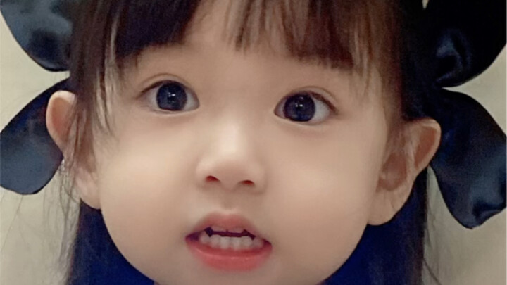Aku ternyata melahirkan dua orang anak… Video ini sampai bikin aku nangis saat mengeditnya~ Sulih su