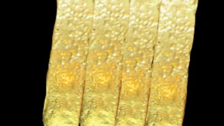 يا إلهي! كيف يمكن أن يكون هناك هذا القدر من الذهب داخل قطعة ملابس واحدة؟