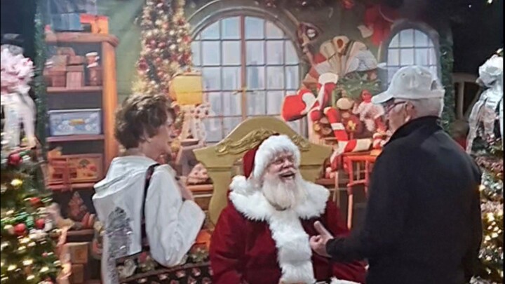 Christmas In Willmore.  Navidad En Willmore.  12.7.2025  Snapchat  威爾莫爾的聖誕節。 2025年12月7日 Snapchat