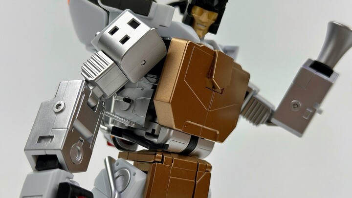 Mẫu xe máy nổ tung! Thành viên OX Guardian Chezhe!