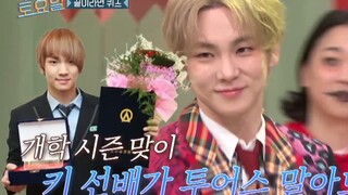 Kim Ki-Bum, chàng trai thứ Bảy tuyệt vời, lại nhảy "Plot Twist" của TWS. Chàng trai trẻ trung và dễ 
