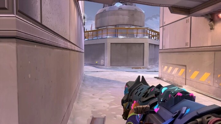 Pitang, tahan mereka biar aku menyusup dari belakang!