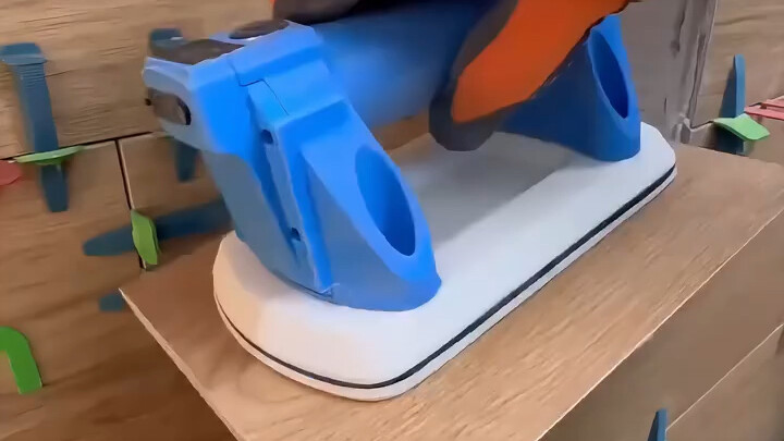 Pemasangan Ubin Kayu di Kamar Mandi