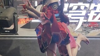 花火在崩铁展台跳兔子洞！