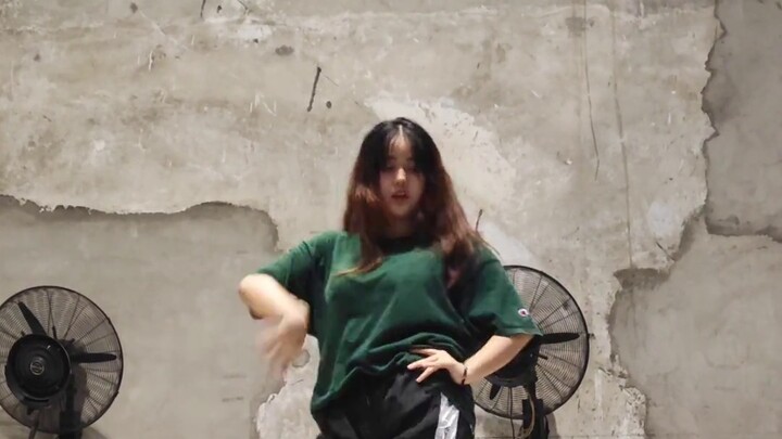 Maria danced with the same hair style as Hwasa, "If I don't meet the public's aesthetic standards, I