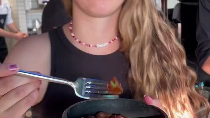 دع الطاهي الألماني يشعر بقوة الشرق الغامضة❗️