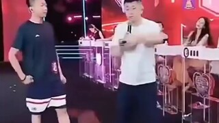 Di acara kencan buta, pihak wanita meminta pria tersebut langsung memindai kode dan mentransfer 500 