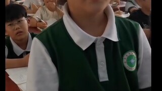 Bà ngoại vui mừng và bị hủy hoại