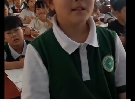 Bà ngoại vui mừng và bị hủy hoại