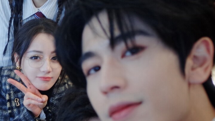 ฉันก็ไม่ได้อยากจิ้นนะ แต่ดูเหมือนหนิวหนิวจะเป็นผู้ชายขี้เกรงใจเมีย สยบใต้บารมีป๋าป๋าแบบเต็มๆ การสัมผ