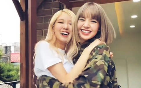 [ChaeLisa] Ingin Bersamamu di Setiap Momen Penting