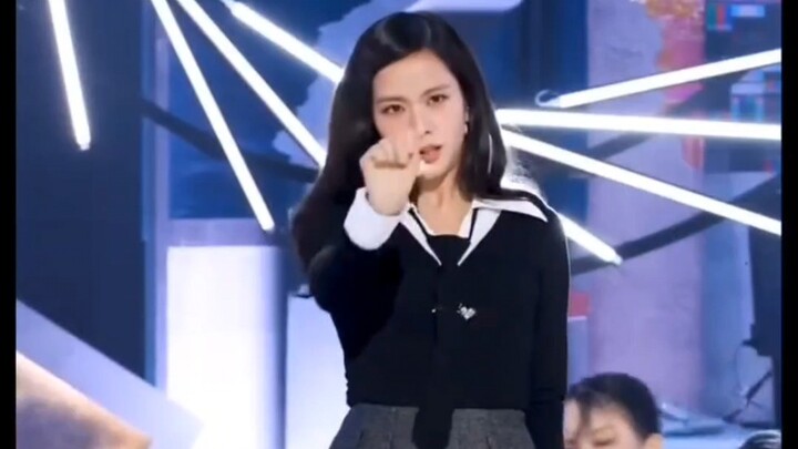 Who can watch Kim Ji-soo dance without laughing?