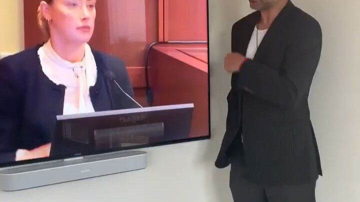 Những góc khuất mà tòa án không thể nhìn thấy, Amber đang… (Chuyển từ Instagram)