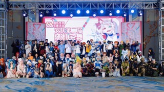 Isn't it true that a 17-year-old girl is opening a comic convention?