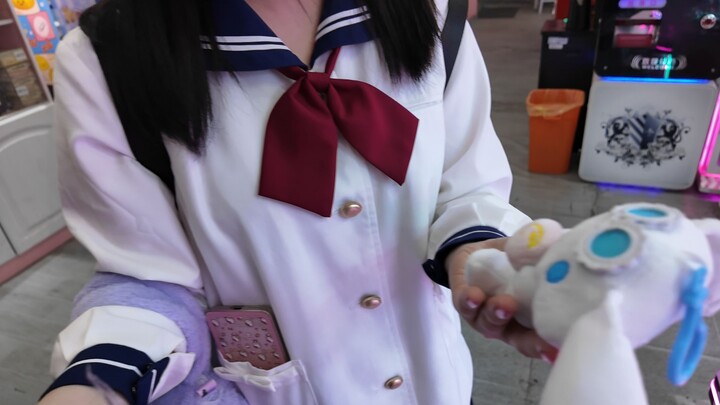 A Daily Routine of Going Doll-Mining with My Little Sister