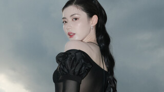 OOTD | The weather is gloomyโlet's snap some photos with the flash!