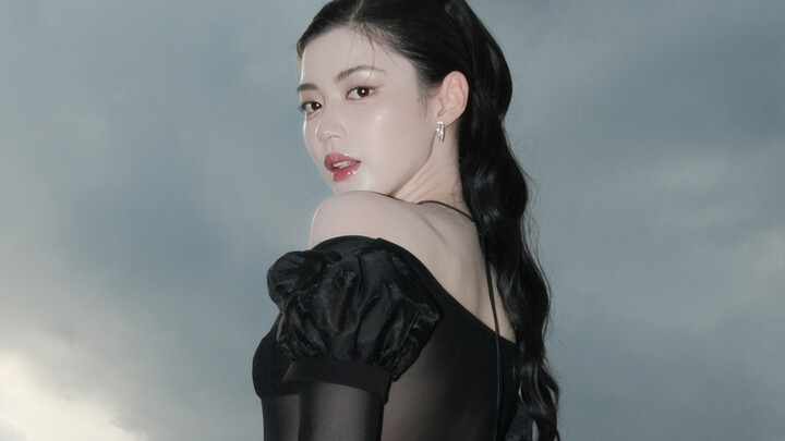 OOTD｜Cuaca mendung, ayo jepret pakai lampu kilat!