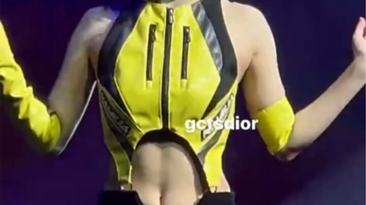 ครั้งแรกที่เห็นซิกซ์แพ็กเดินมาหาเอง