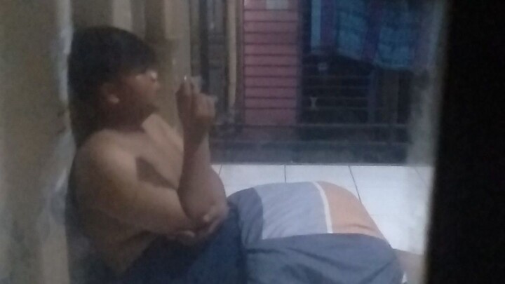 entah apa yang di fikirkannya ..