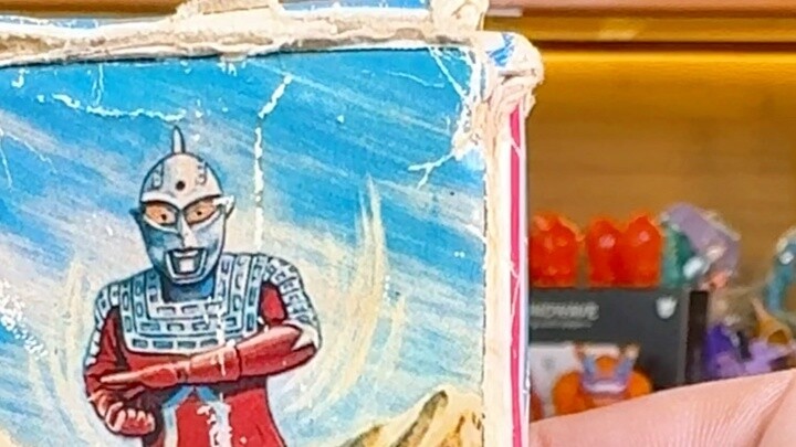 Barang langka: Kartu Ultraman dari 60 tahun lalu