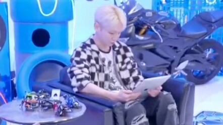 金起范回归直播，前辈真的好敢说！“现在公司都乱套了”