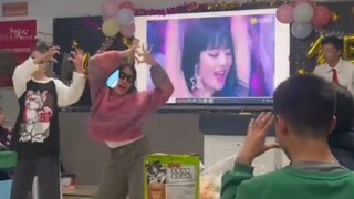 奶味蓝勇闯学校元旦！！！！