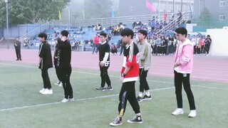 【bts防弹少年团 血汗泪】运动会开幕式舞蹈社表演