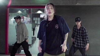 Anh chàng tóc dài đẹp trai Wood biên đạo cho MC Dream Circus