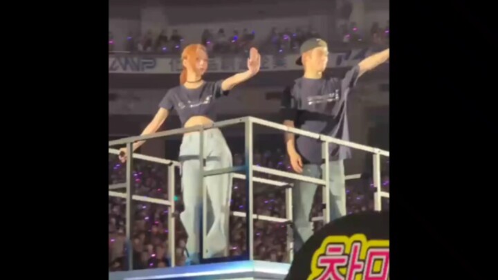 220827 Kim Minjung x Jung Jaehyun cùng biểu diễn trên sân khấu SMTOWN Tokyo Dome Hope