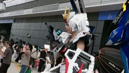 Kolaborasi yang luar biasa! Gundam dan Gundam Girl bertemu!